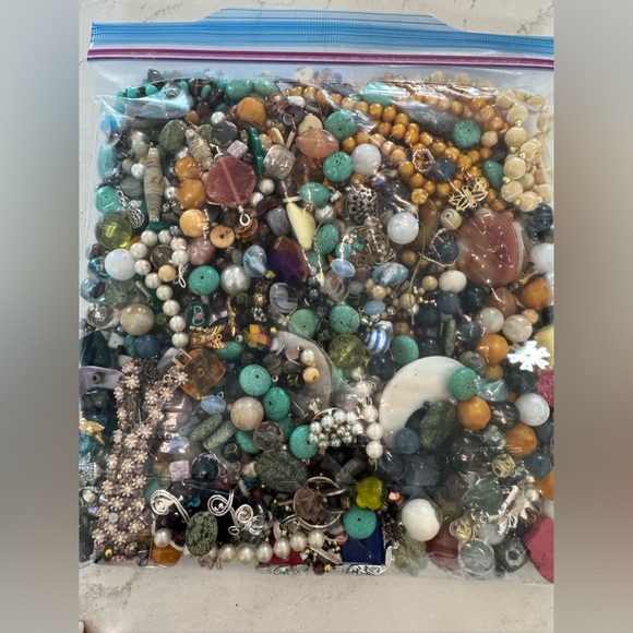 Colorful Bead Assortment for Jewelry Making - Picture 2 of 2